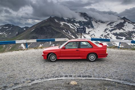 √Take A Tour Of A One-Owner 1990 BMW M3 E30 Looking Factory Fresh - BMW ...