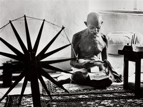 Mahatma Gandhi Spinning | The Art Institute of Chicago