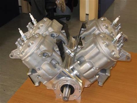 V4 2 strokes from Honda CR 500 200 hp!!! | Engineering, Honda, Bike engine