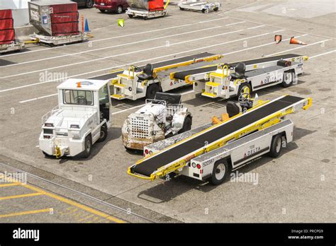 Airport ground equipment hi-res stock photography and images - Alamy