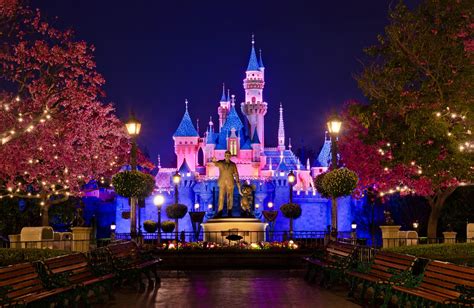 🔥 [0+] Disneyland Wallpapers | WallpaperSafari