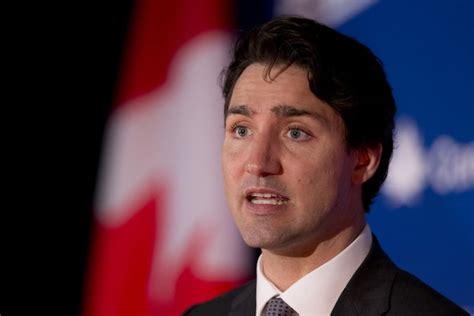 Canadian Prime Minister Justin Trudeau apologizes again. This time it ...