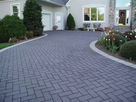 Diagonal Herringbone with borders | Driveway paving, Driveway design, Block paving driveway