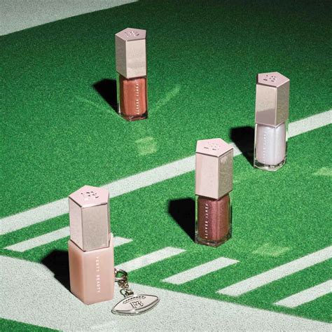 Новая коллекция Fenty Beauty вдохновлена Super Bowl 2023