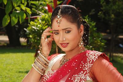 List of Top 10 Most Popular Bhojpuri Movie Actress (Heroine) of All ...