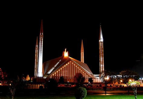 Faisal Masjid ! The Master Piece of Architecture - Charismatic Planet