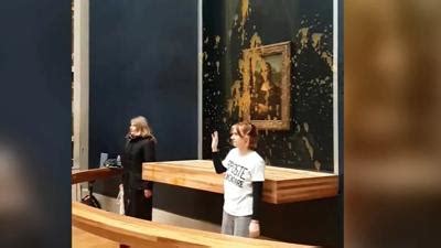 Protesters hurl soup at the Mona Lisa painting in Paris | Painting | wsiltv.com