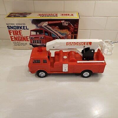 VINTAGE SNORKEL FIRE Engine Battery Operated Plastic w Box Tested Works ...