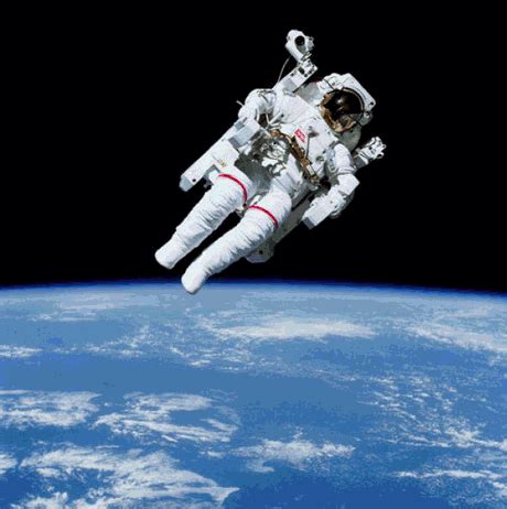 astronaut gifs - Google Search | Space suit, Space flight, Space shuttle