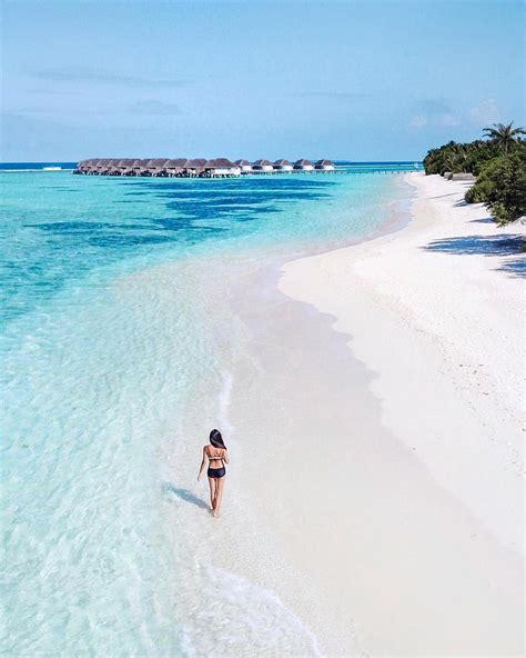 Where is the best resort to relax for a holiday? Maldives, Bora Bora or Blue Lagoon?