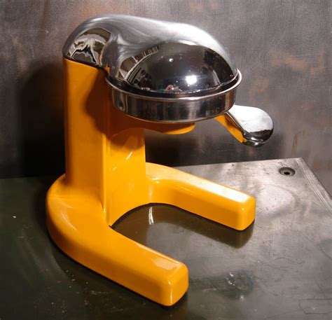 VINTAGE TREASURES AND MORE: VINTAGE CITRUS JUICER