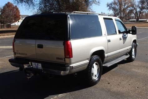 1999 GMC Suburban Photos