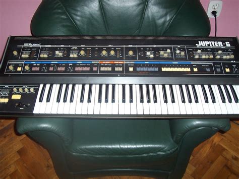 MATRIXSYNTH-B: Roland Jupiter 6 Vintage Analog Synth