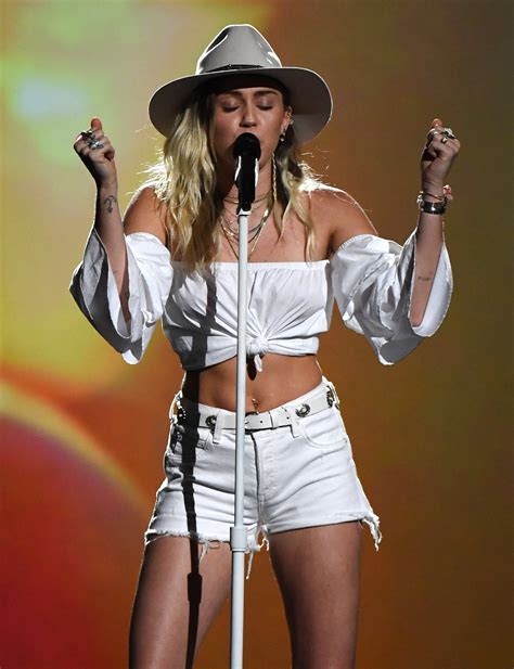 Miley Cyrus Billboard Music Awards Performance - The Hollywood Gossip