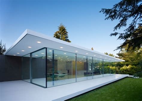 20 of the Most Gorgeous Glass House Designs - Decor Report