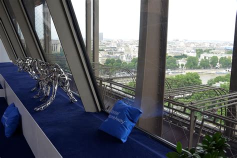 Did you know that there were apartments inside the Eiffel Tower? – Inspirations | Essential Home