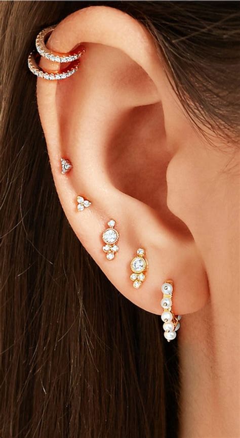 What is a double cartilage piercing and why is it so trendy