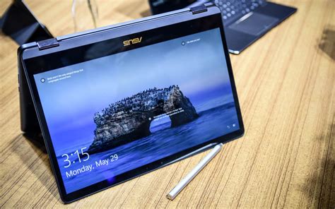 Thin is in with the Asus ZenBook Flip S - CNET