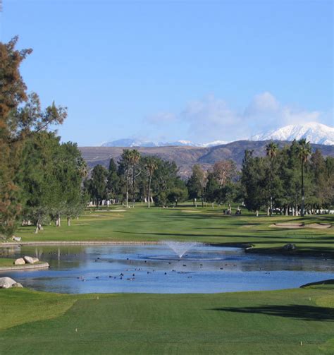 Alta Vista Country Club, Placentia, California - Golf course information and reviews.