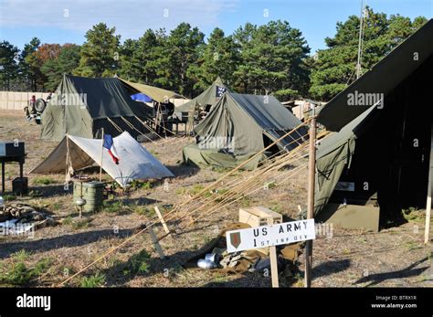 Army camp hi-res stock photography and images - Alamy