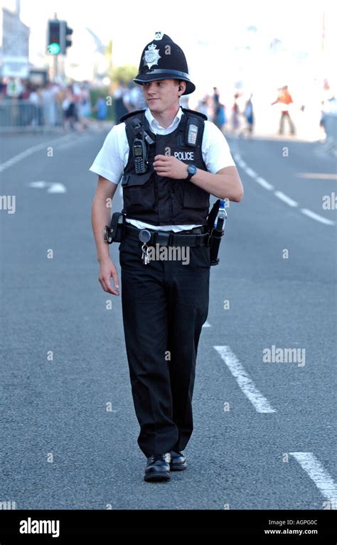 Policeman uk foot hi-res stock photography and images - Alamy