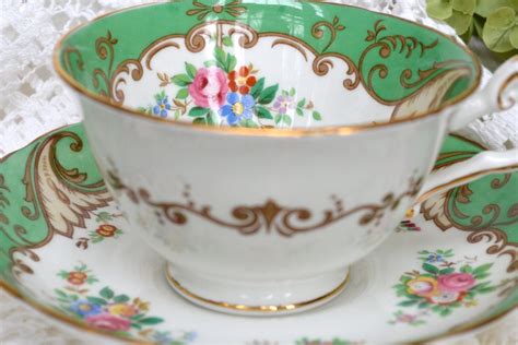 Vintage Tuscan Fine Bone China Tea Cup and Saucer Gold Gilt