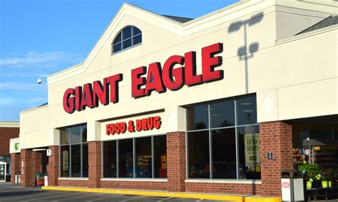 Giant Eagle CEO Exits – Visual Merchandising and Store Design