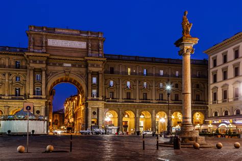 Florence Night Walking Tour - Tourist Journey