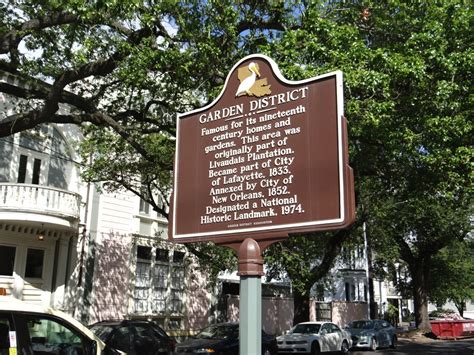 New Orleans Garden District and Cemetary Walking Tour