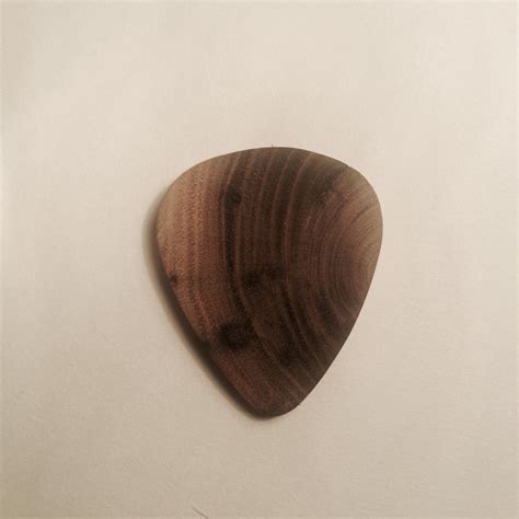 Wooden Guitar Picks : 4 Steps - Instructables