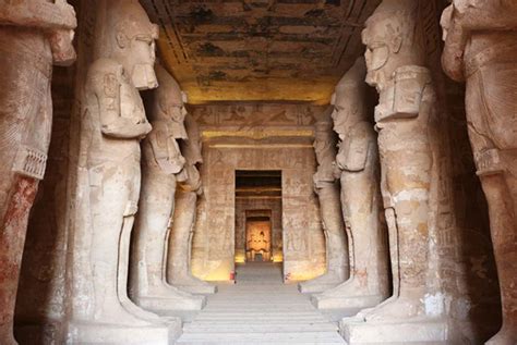 Abu Simbel: el majestuoso templo de Ramsés II enterrado bajo la arena ...