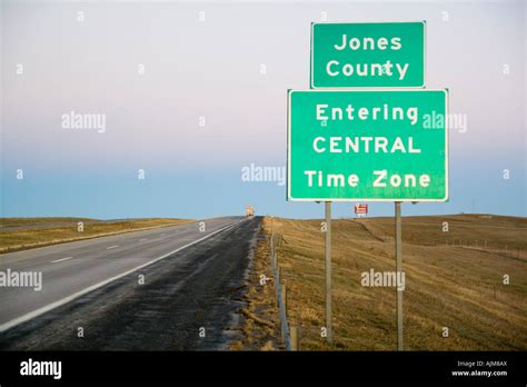 The border between Mountain and Central time zones in South Dakota ...