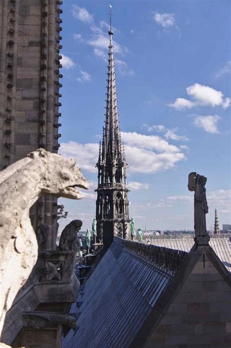 Notre Dame de Paris' spire - Wikimedia. - ArchiPanic