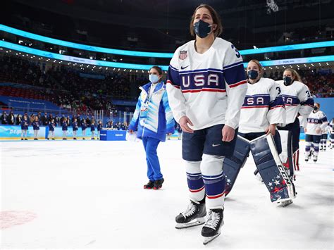 Canada off to winning start at IIHF Women's Ice Hockey World Championship