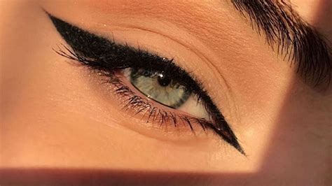 Maquillaje para ojos 2021: Descubre cómo hacerte un 'cat eye' de impacto y sin errores | TRIBUNA