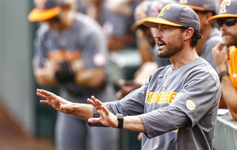 Tennessee baseball’s Tony Vitello named National Coach of the Year | WATE 6 On Your Side