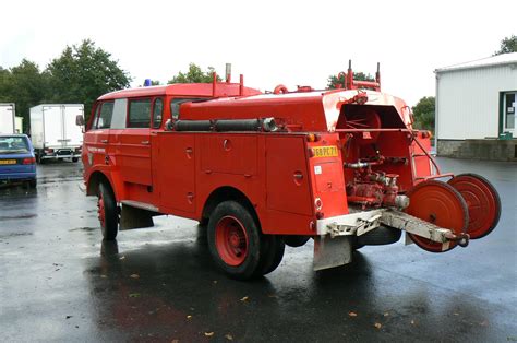 Les anciens camions de pompiers et les réformés - Auto titre