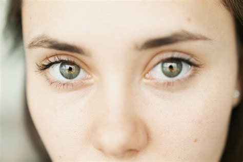 Eye Contact: The Importance And Meaning Behind the Gaze