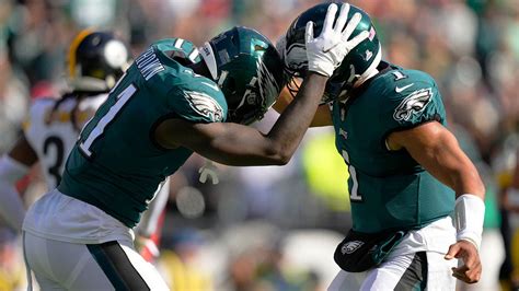 Eagles' AJ Brown starts NFL's best team off right with 3 touchdowns in ...