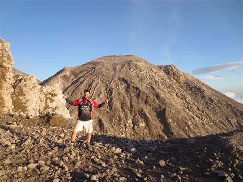 Hiking Guatemala – El Volcán Santiaguito – Cheddar Jack