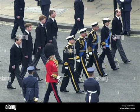 Queen Mother Funeral April 2002 The Queen Mother s funeral from roof Stock Photo: 20170785 - Alamy