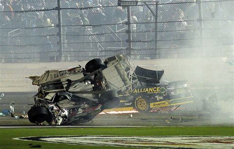 NASCAR driver walks away from terrifying crash at Daytona — VIDEO | Las ...