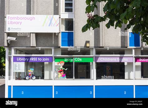 Farnborough town centre hi-res stock photography and images - Alamy