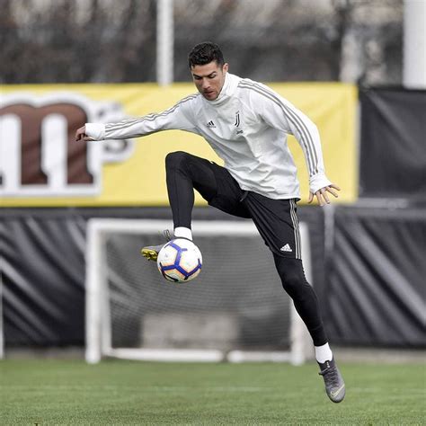 💥 @cristiano 💥 | Juventus players, Cristiano ronaldo training, Cristiano ronaldo cr7