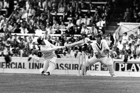 Ian Botham auctions off Ashes 1981 momentoes