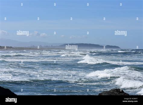 Pacific Ocean Waves Stock Photo - Alamy