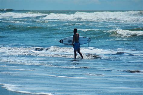 Surfing In Costa Rica: A Complete Guide 2024