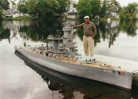 Man Builds 30 ft Model Replica of a Battleship – TwistedSifter