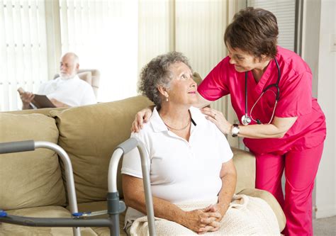 What to Look for With Nursing Home Staff