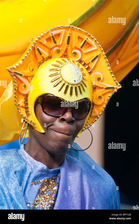 Woman in colourful costume at the Notting Hill carnival Stock Photo - Alamy